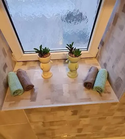 06 Apartment