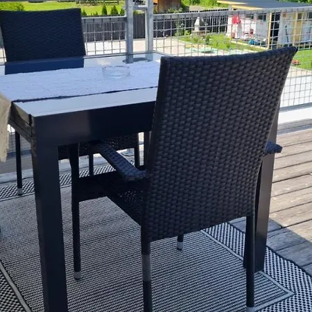 06 Apartment